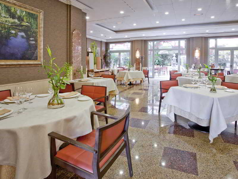 Vp Jardin Metropolitano Otel Madrid Restoran fotoğraf